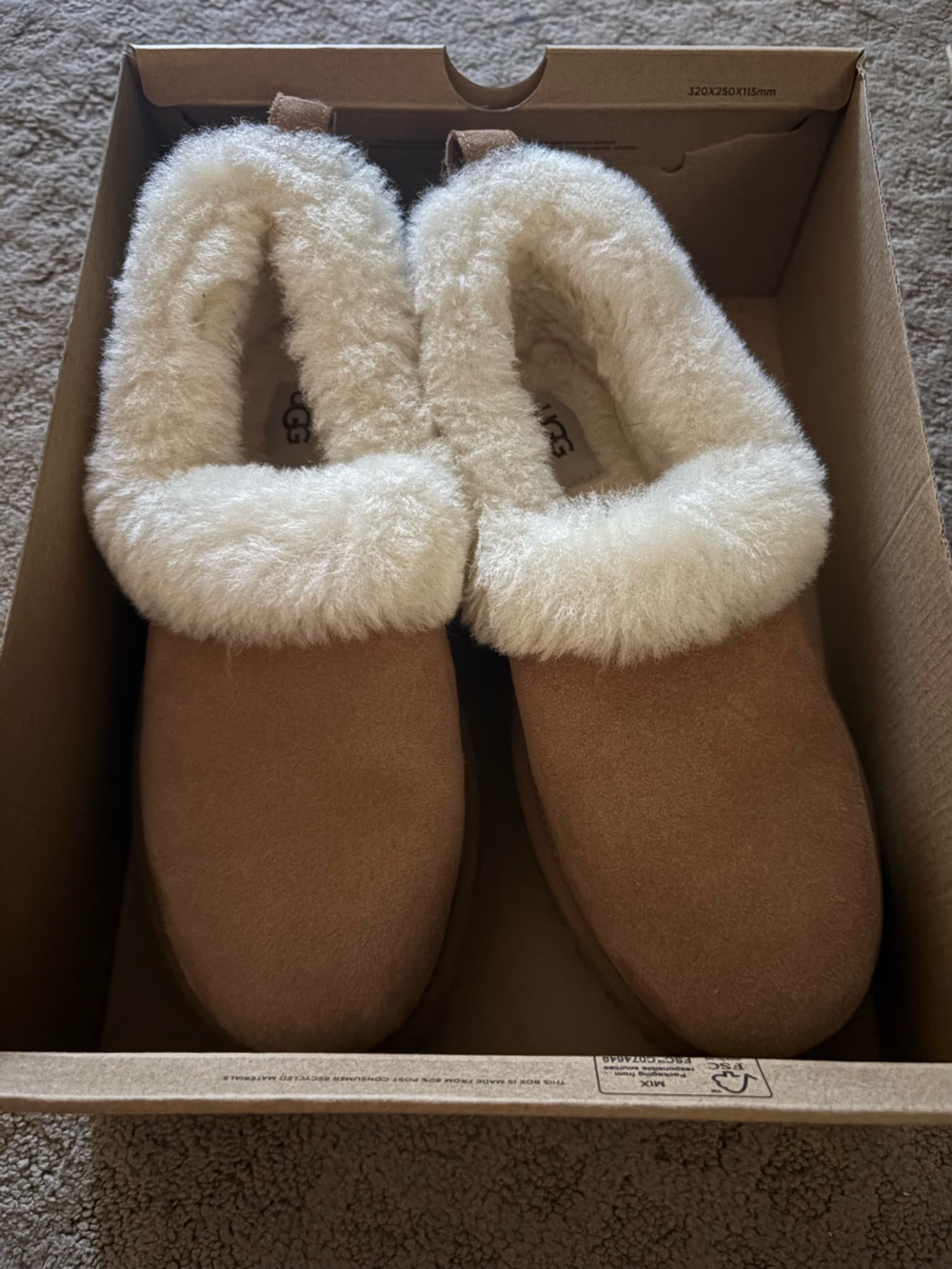 UGG Nita pPlatform - Women SZ 8 US Chestnut